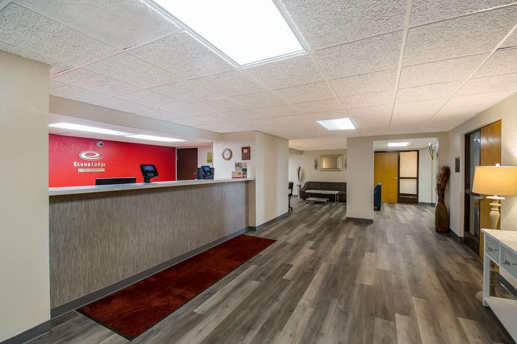 Econo Lodge Duluth Near Miller Hill Mall Interior foto