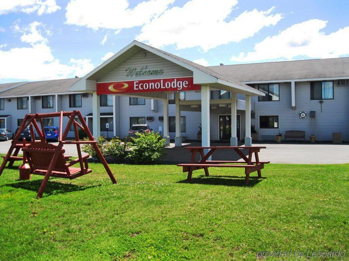 Econo Lodge Duluth Near Miller Hill Mall Exterior foto